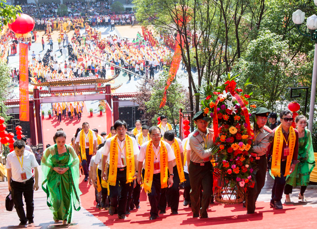 上栗民间自发组织公祭花炮发明者李畋。上栗县委宣传部/供图