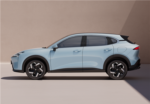 小米SU7旁边惊现伪装SUV:两车大灯神似、真身曝光!