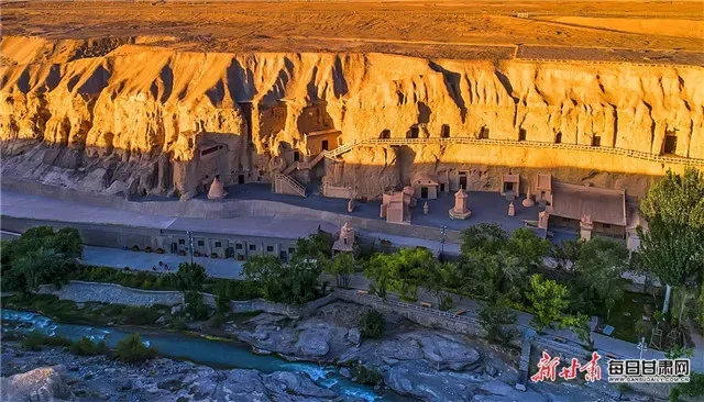 而西千佛洞,就是莫高窟榆林窟,又叫东千佛洞酒泉瓜州榆林窟这是麦积山