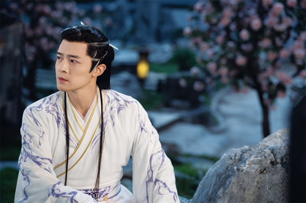 几缕白发的半批发造型绝绝子