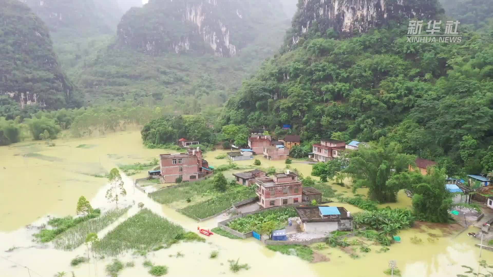 强降雨致广西多地出现内涝洪水 多部门紧急救援_凤凰网视频_凤凰网