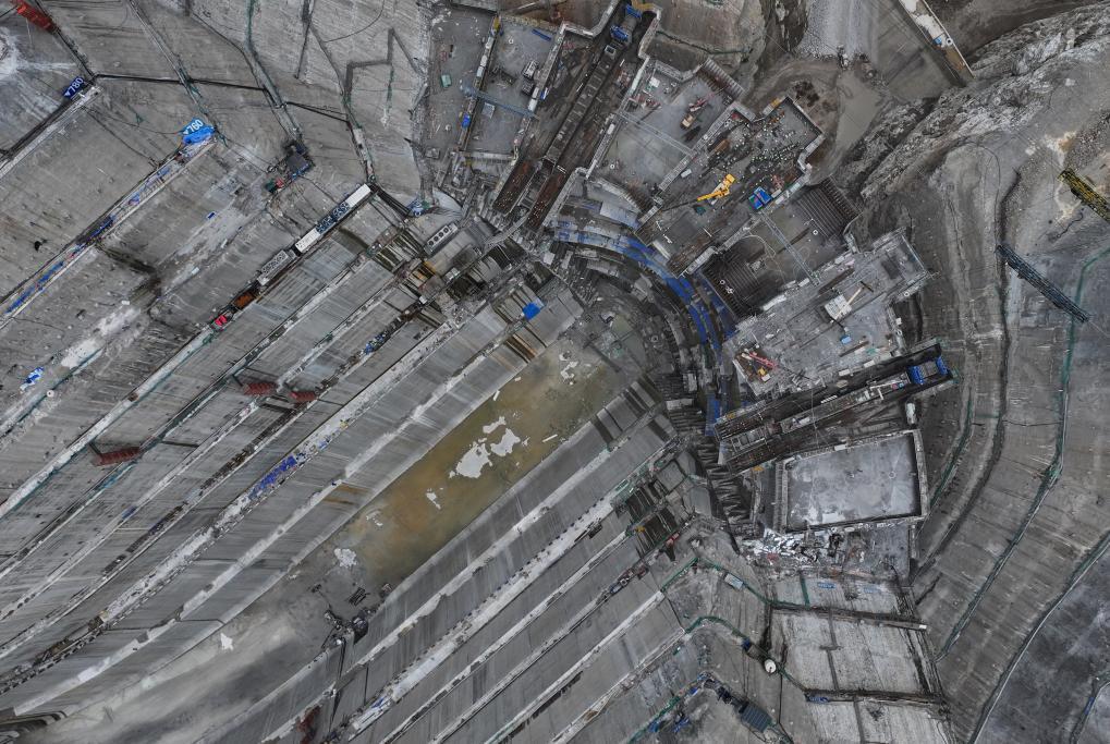 这是5月31日拍摄的陕西东庄水利枢纽施工现场(无人机照片)。