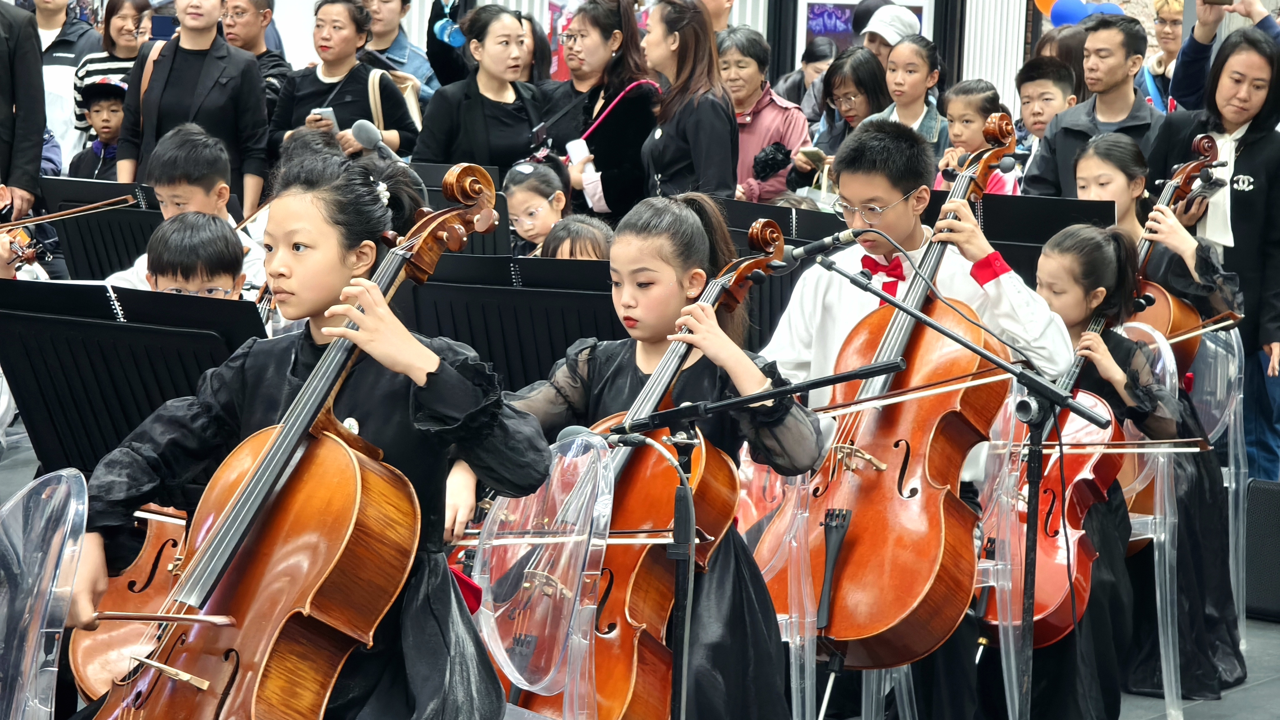 哈尔滨音乐学院少年交响乐团首场演出圆满落幕