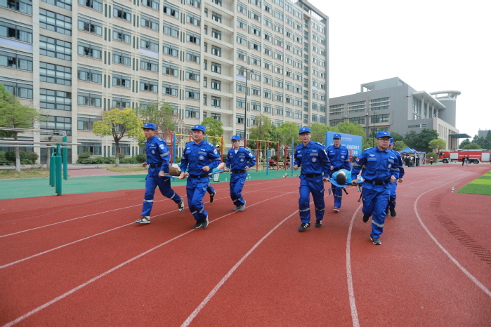 江苏安全技术职业学院举行“安全生产月”活动启动仪式