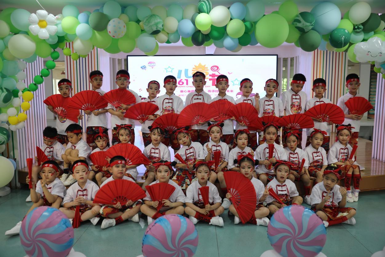 5月30日,陕西省人民政府机关幼儿园举行庆六一联欢会