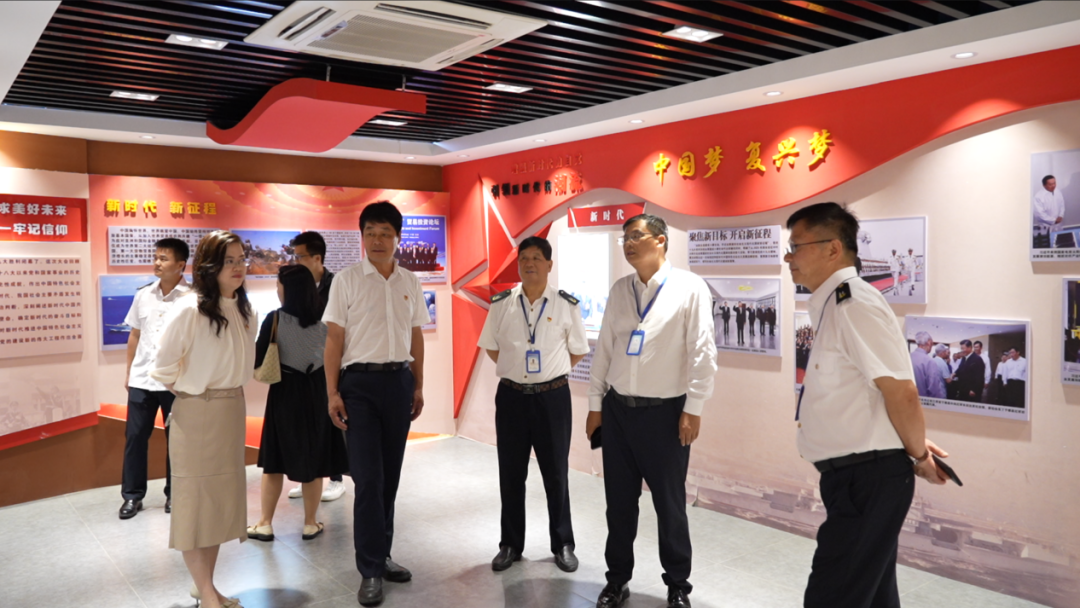 【党建引领】中共南昌向远轨道技术学校支部委员会和中共南昌市汽车机电学校委员会举行党建共建签约仪式