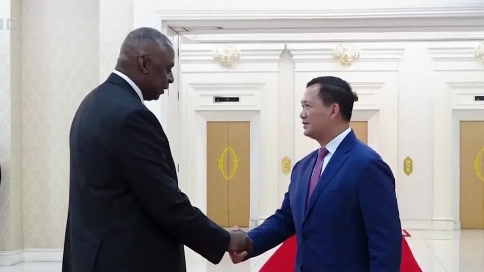 凤凰观察：汪文斌候任柬大使，美防长突访图雨露均沾