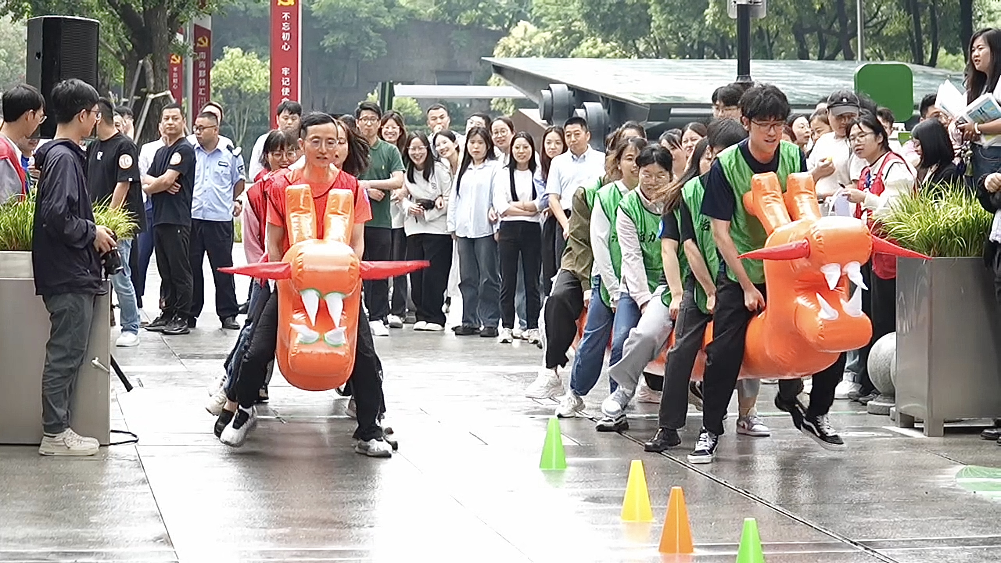 旱地龙舟 舞动南商 | 南部商务区开展迎端午主题活动