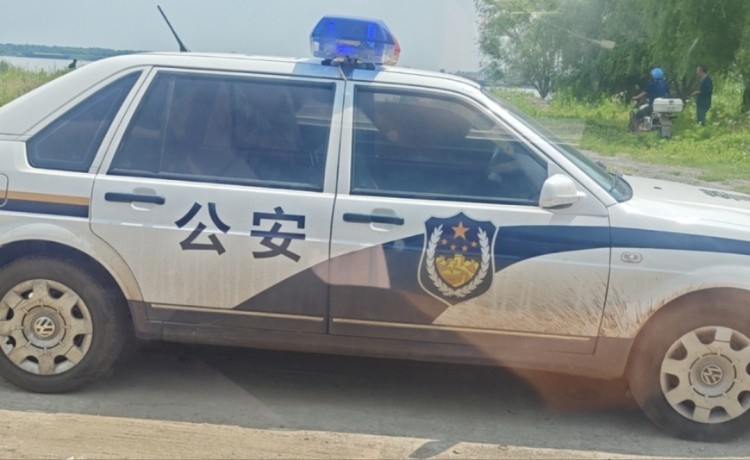 相关部门正在现场处置。受访者