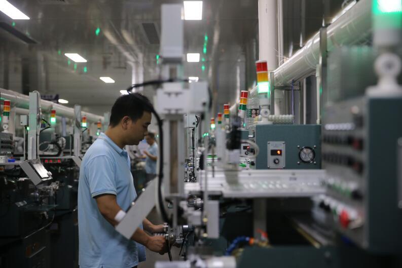 超联光电生产车间