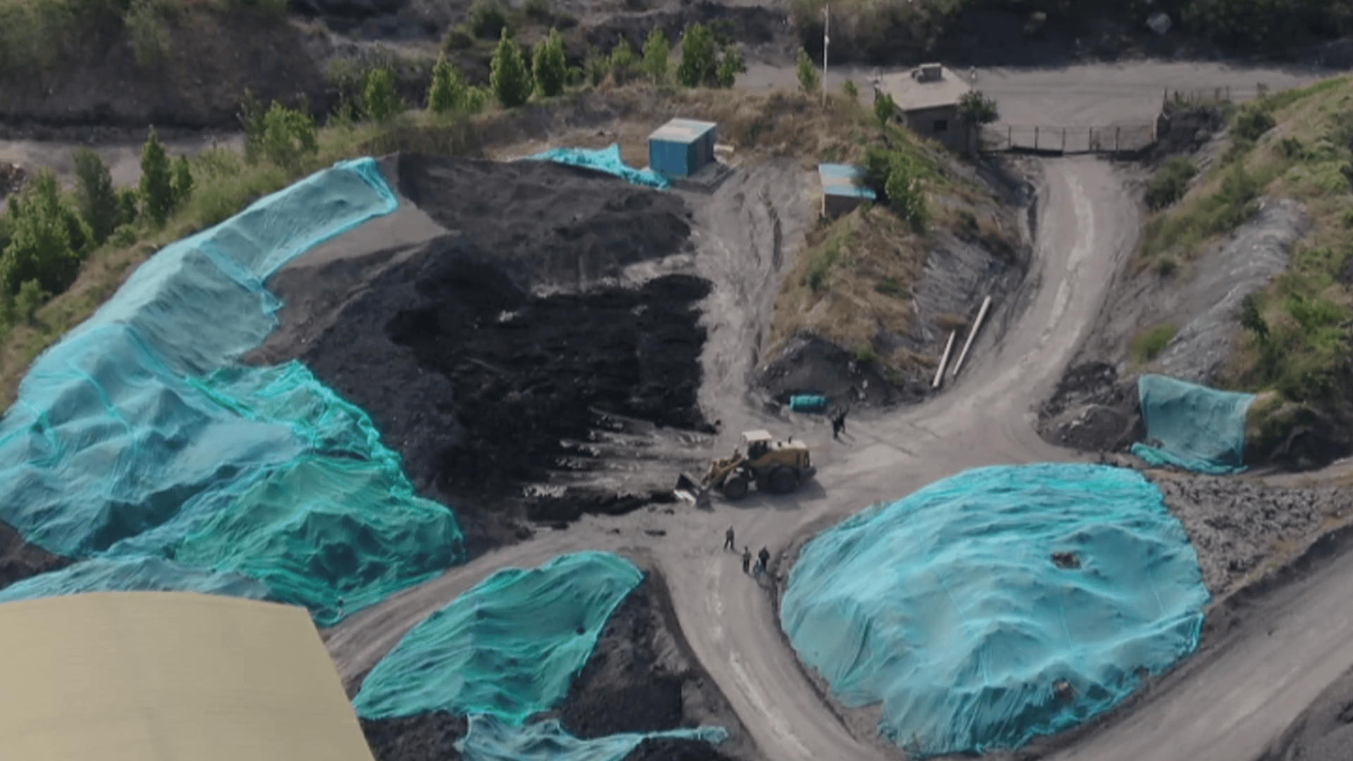 山东华丰煤矿突水事故8人被困，事故现场发现1名被困人员，已无生命体征