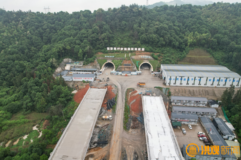 重要进展!南昌西二绕城高速梅岭隧道双线贯通