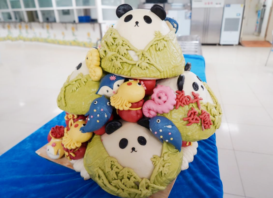 青岛极地海洋公园:北极熊的花式端午,特色“宝粽”庆佳节