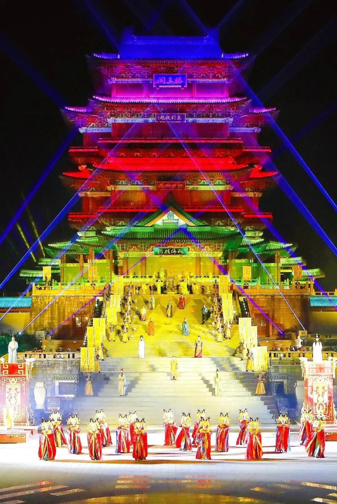 大型实景演出《寻梦滕王阁》。