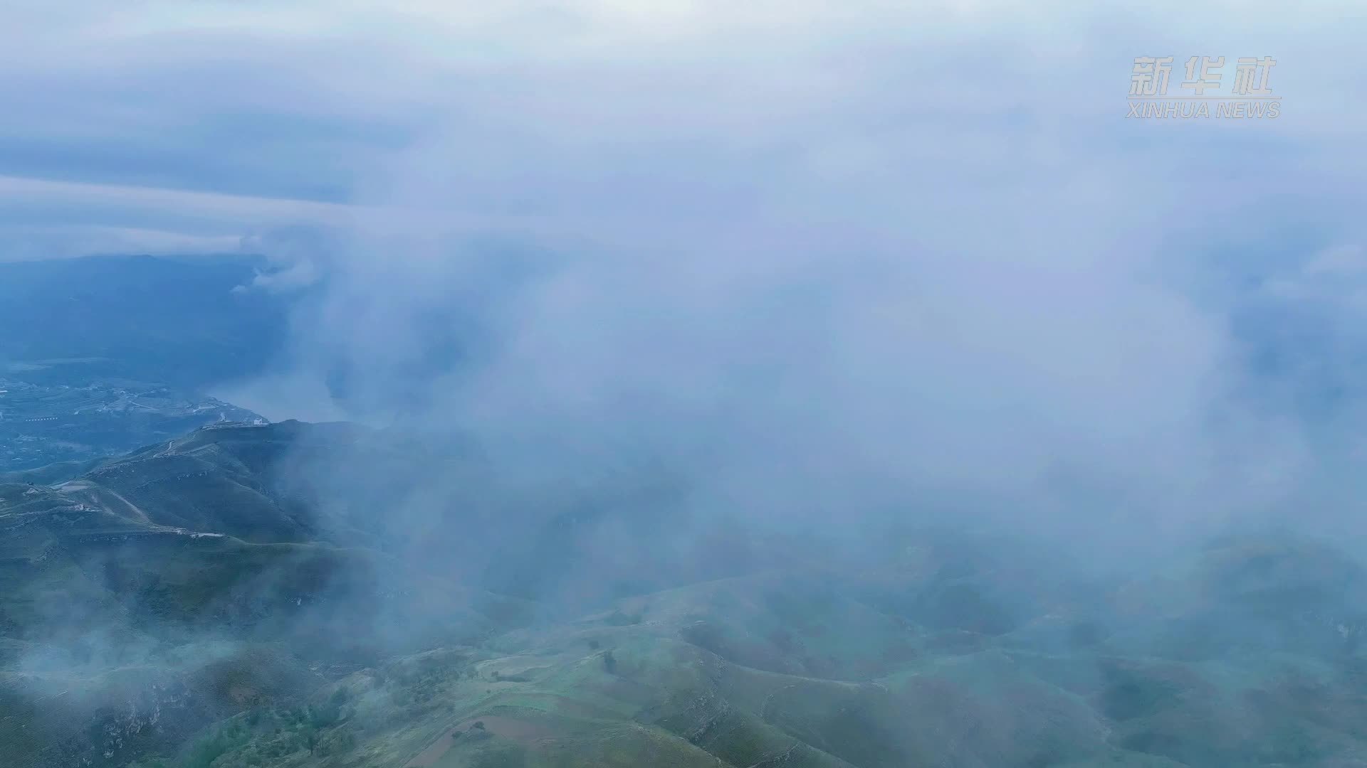 瞰中国｜雨后大峡谷 云雾绘诗篇