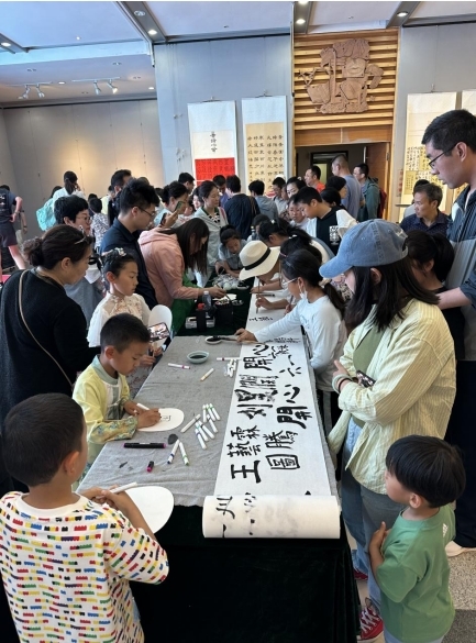 “童心筑梦 美育同行”----第六届图腾书法优秀作品展开幕