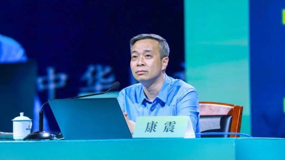 知名文化学者、北师大副校长康震受邀任新职_凤凰网