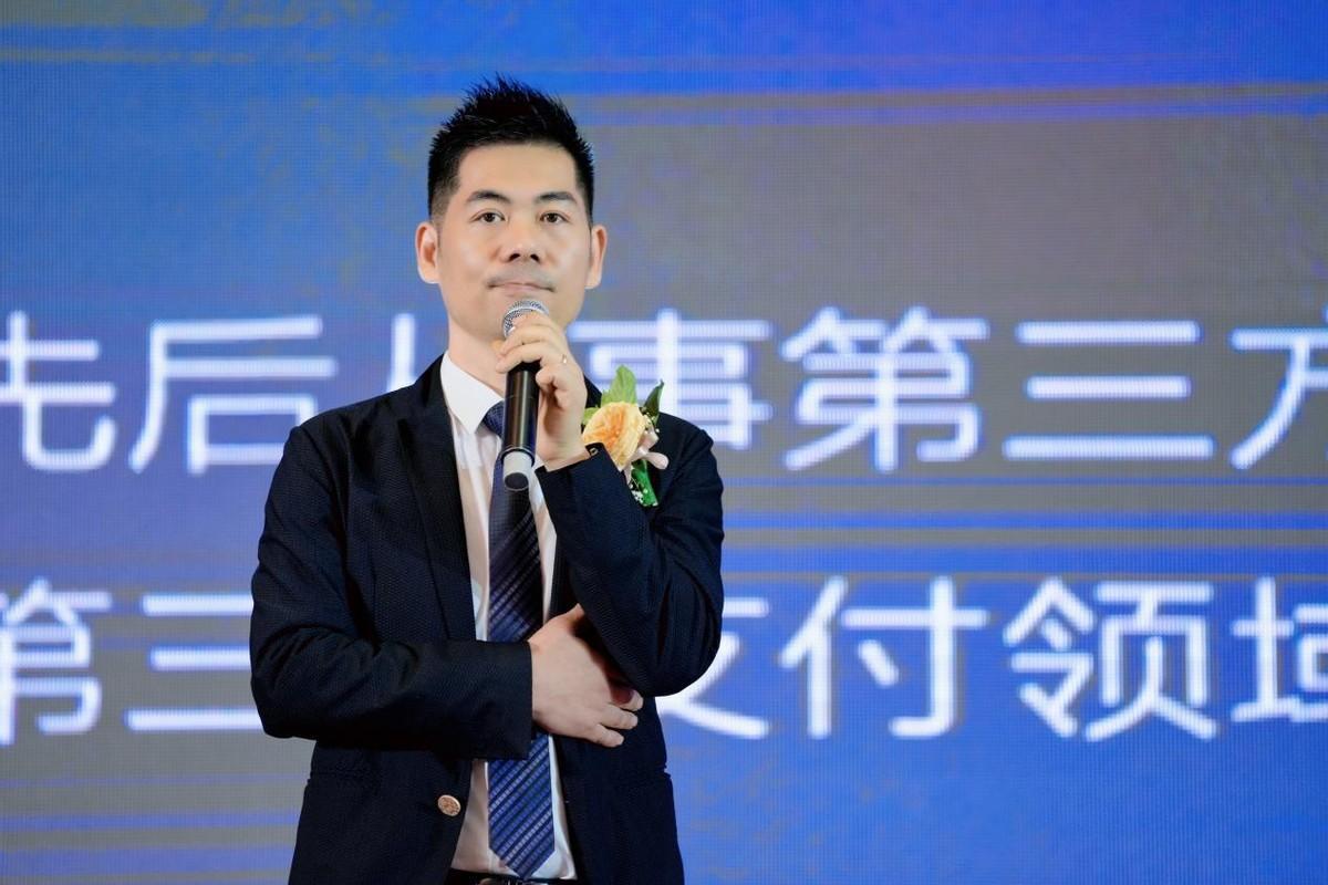 金社服运营中心副主任郭力勇先生做运营中心系统化建设及运营服务，为全国市场做好服务与支撑进行详细讲解