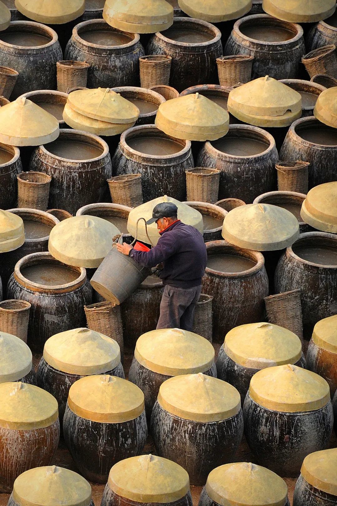 福建霞浦，仍然鮮活古老的釀造技術(shù)。圖/視覺(jué)中國(guó)