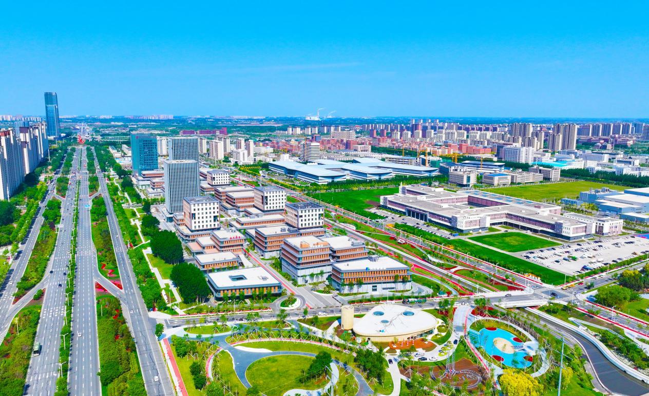 凤栖梧桐・人才新区|吉林省光电子产业孵化器：让人才前行有力眼里有“光”