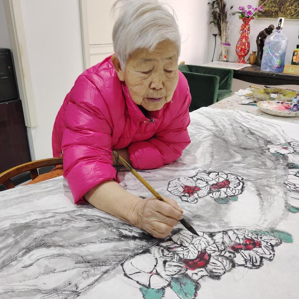 耿玉琨在作画　受访者供图