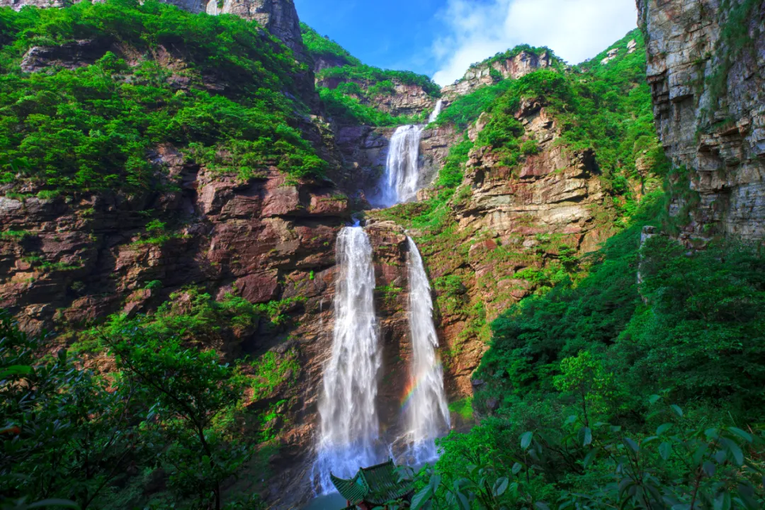 天下恋庐山庐山恋天下图片