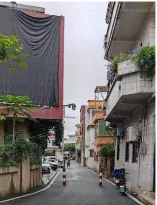 社区工作人员在社区内进行巡查,暂未发现明显噪声施工场所。