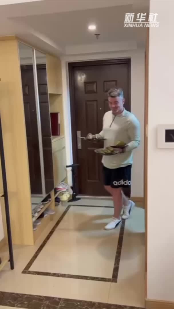 英国博主“测评”咸甜粽子