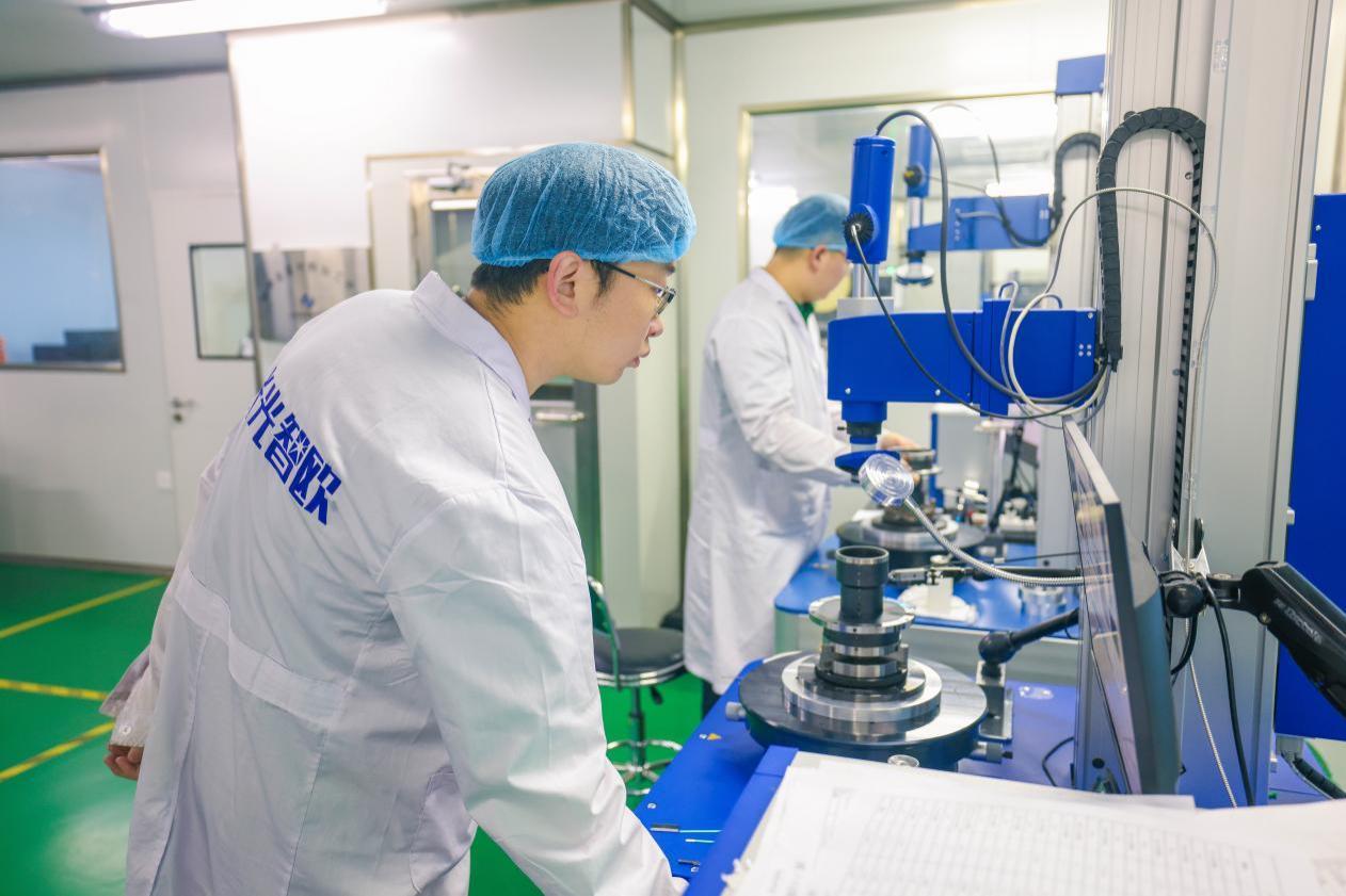 凤栖梧桐・人才新区|吉林省光电子产业孵化器：让人才前行有力眼里有“光”