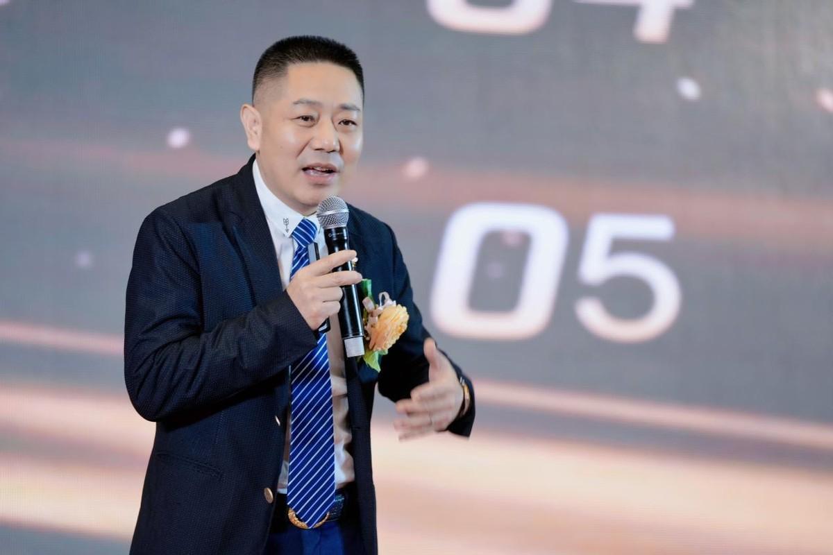 金社服商学院常务院长 徐建忠