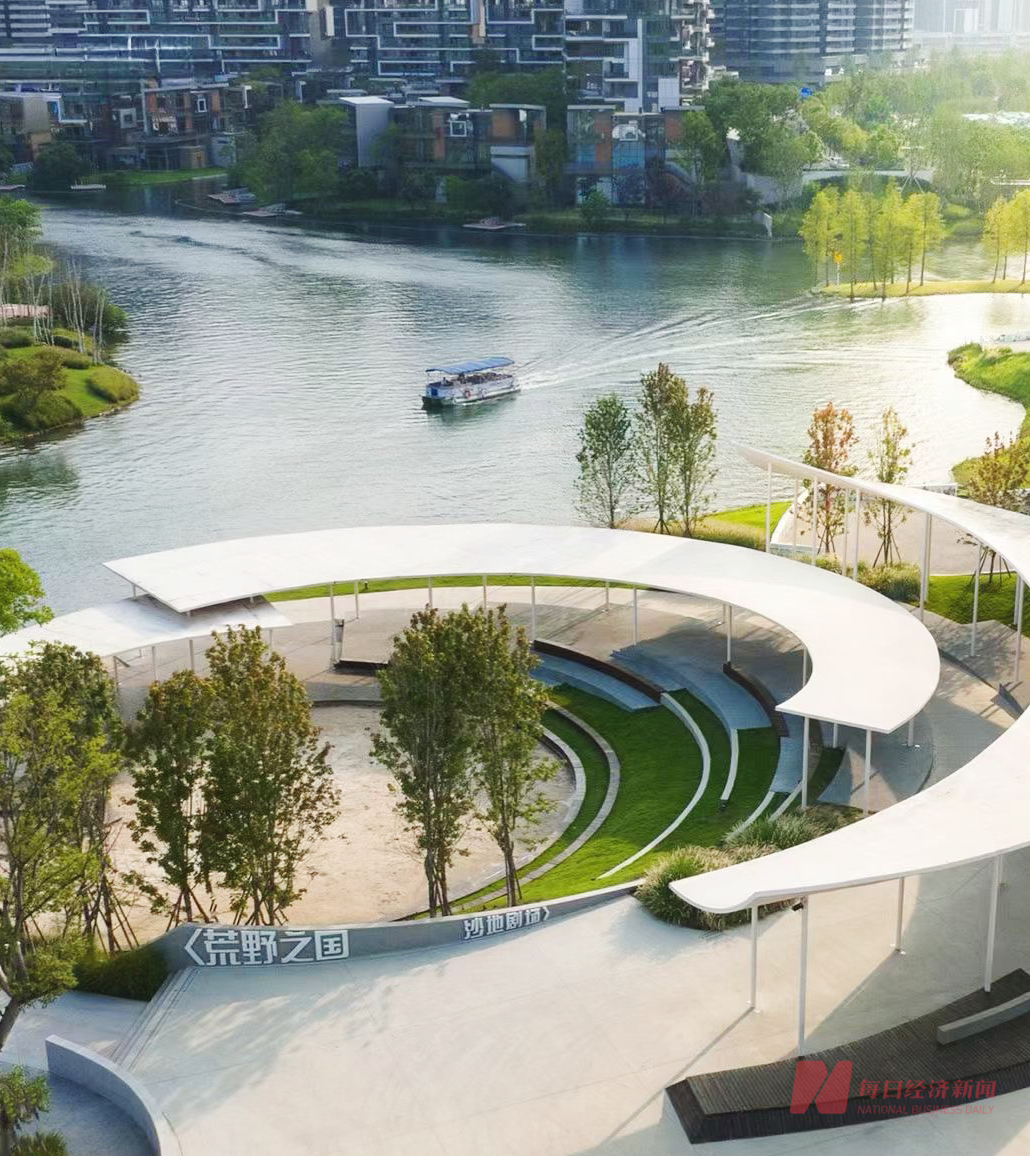 麓湖生态城配套湖景 图片来源:每经记者 陈利 摄