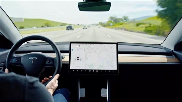 特斯拉自动驾驶广告涉嫌欺诈被起诉:Autopilot不能叫自动驾驶