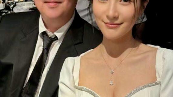 TVB视后出席婚礼大晒傲人身材，与52岁老公同框似父女？