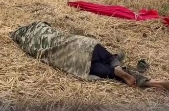 河南323万亩地因干旱不能播种 农户抗旱昼夜浇地睡在田里