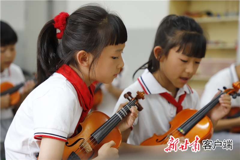 兰工坪小学小提琴社团 新甘肃·甘肃日报通讯员 尹晓军