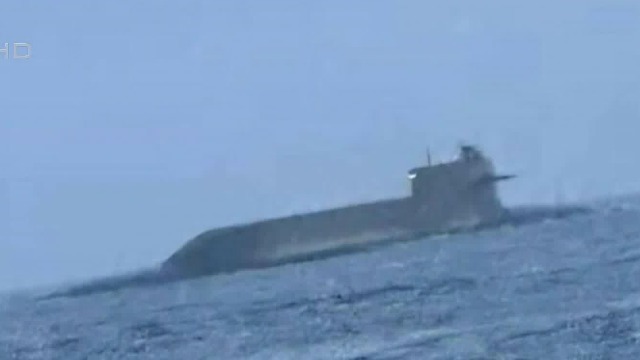 疑似大陆核潜艇094A在夏金海域上浮，军事专家：应对美国“核讹诈”企图