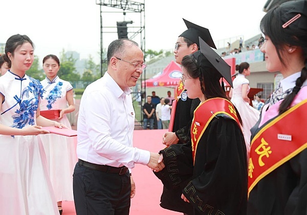 郭永存颁发荣誉证书