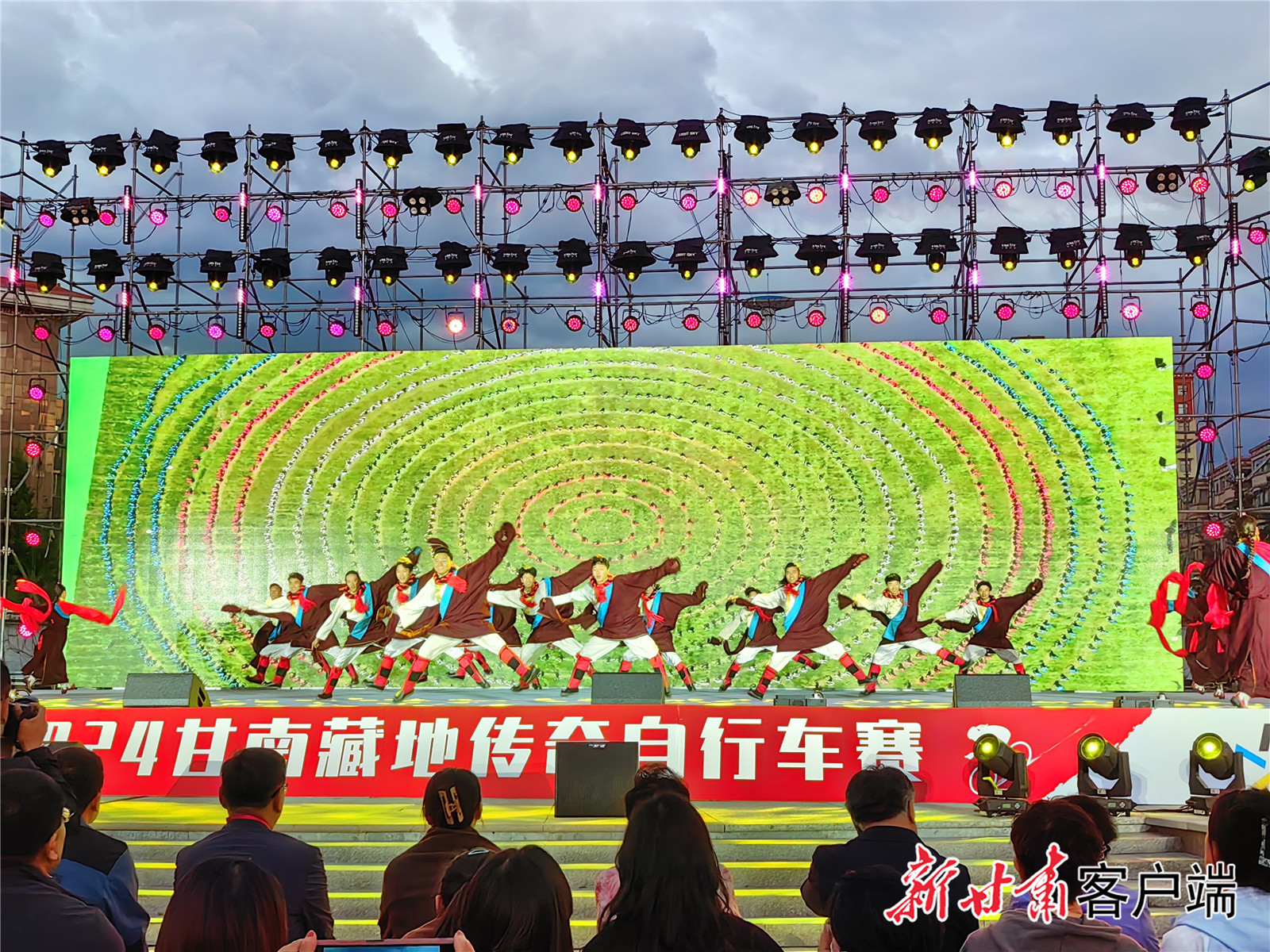 甘南之夜文艺演出　新甘肃&middot;甘肃日报记者　何佳睿　摄