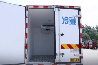 河南一冷藏车违规乘人致8死 知情人：遇难者非首次乘涉事车 都是女性 家里都有小孩