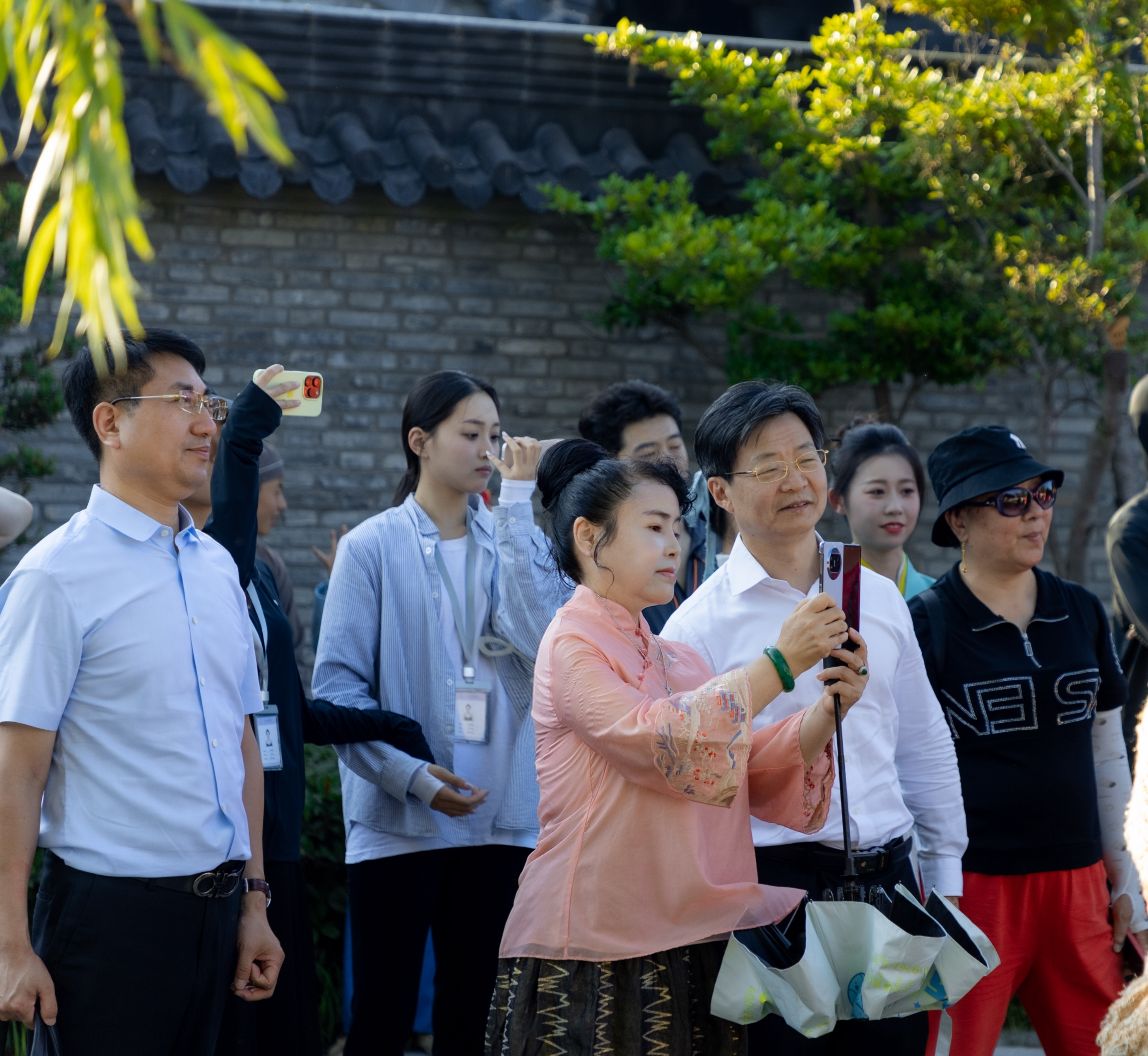 江苏东台｜范梅艳女士再访东台捐赠珍藏 传承范公精神续写新篇章