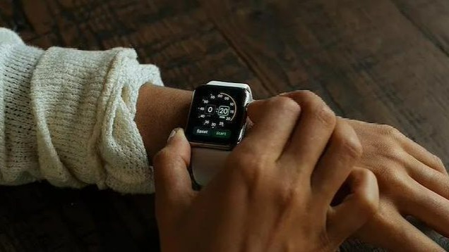 郭明錤：蘋果Apple Watch Series 10屏幕尺寸將變大、厚度變薄
