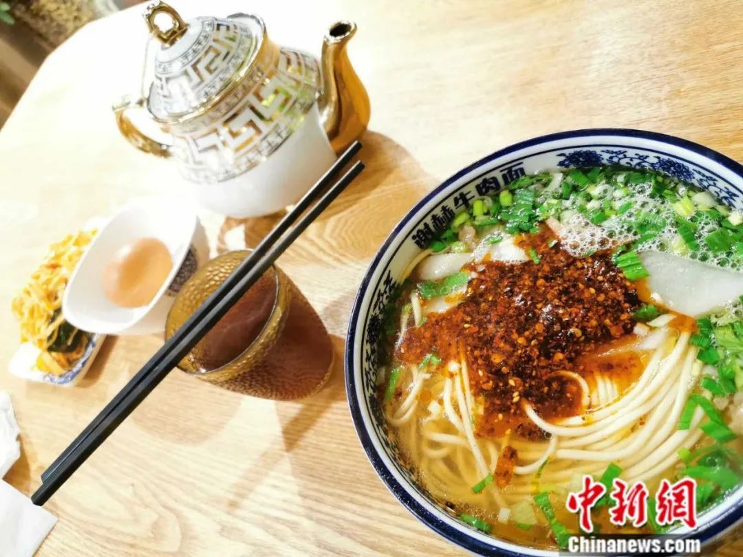 图为兰州牛肉面　殷春永　摄