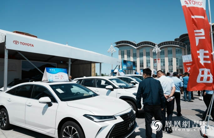 中国一汽镇赉夏季车展现场。