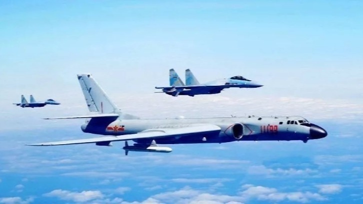 臺媒：臺空軍進行“防控作戰演練”當日，解放軍軍機呈三面包夾態勢繞飛