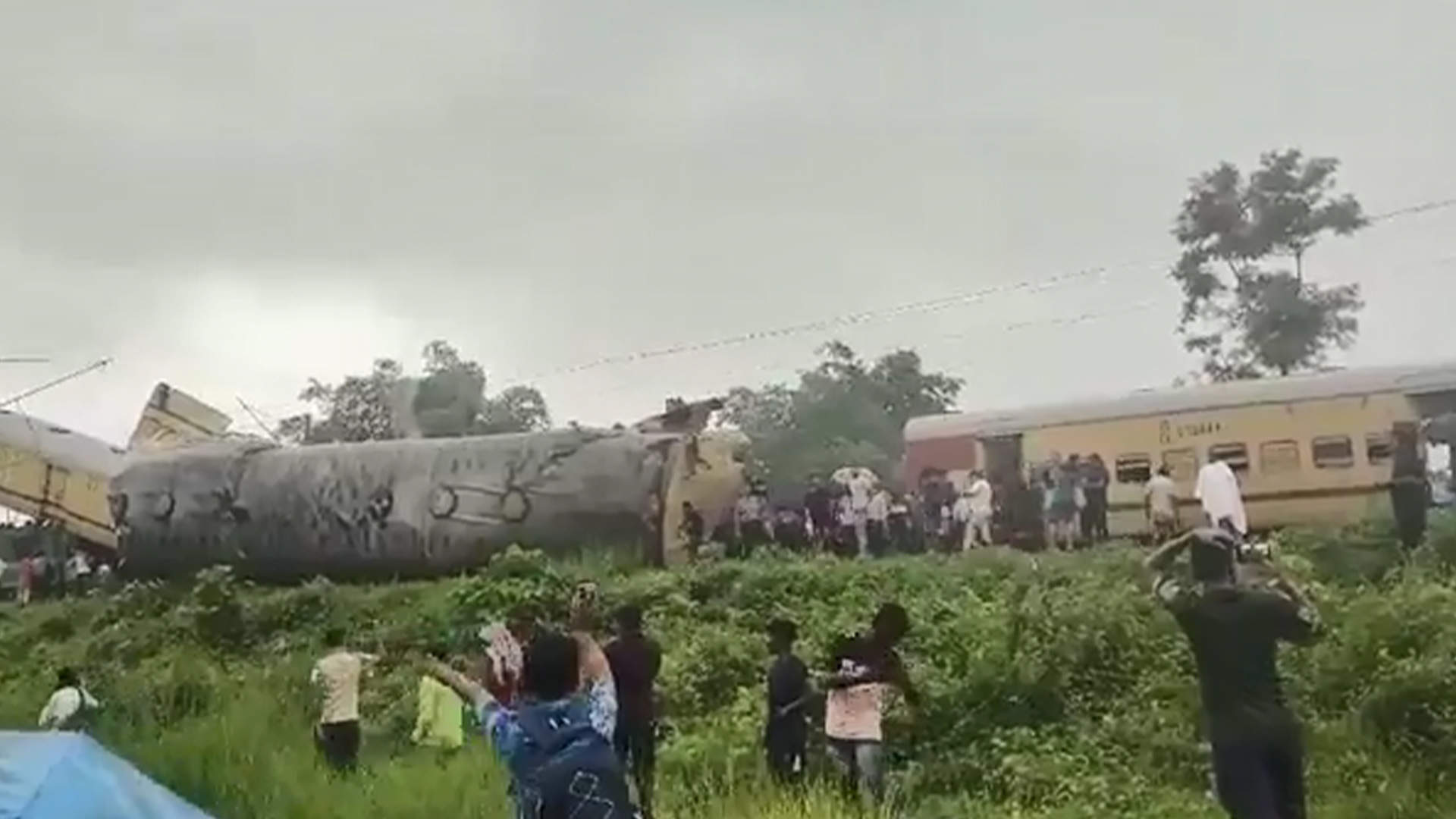 印度发生列车相撞事故，5人当场死亡，25人受伤