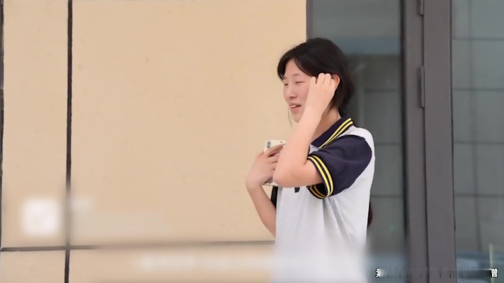 姜萍所在中专学校成打卡点，中考女生：这是市里最好的中专，怕考不上没报