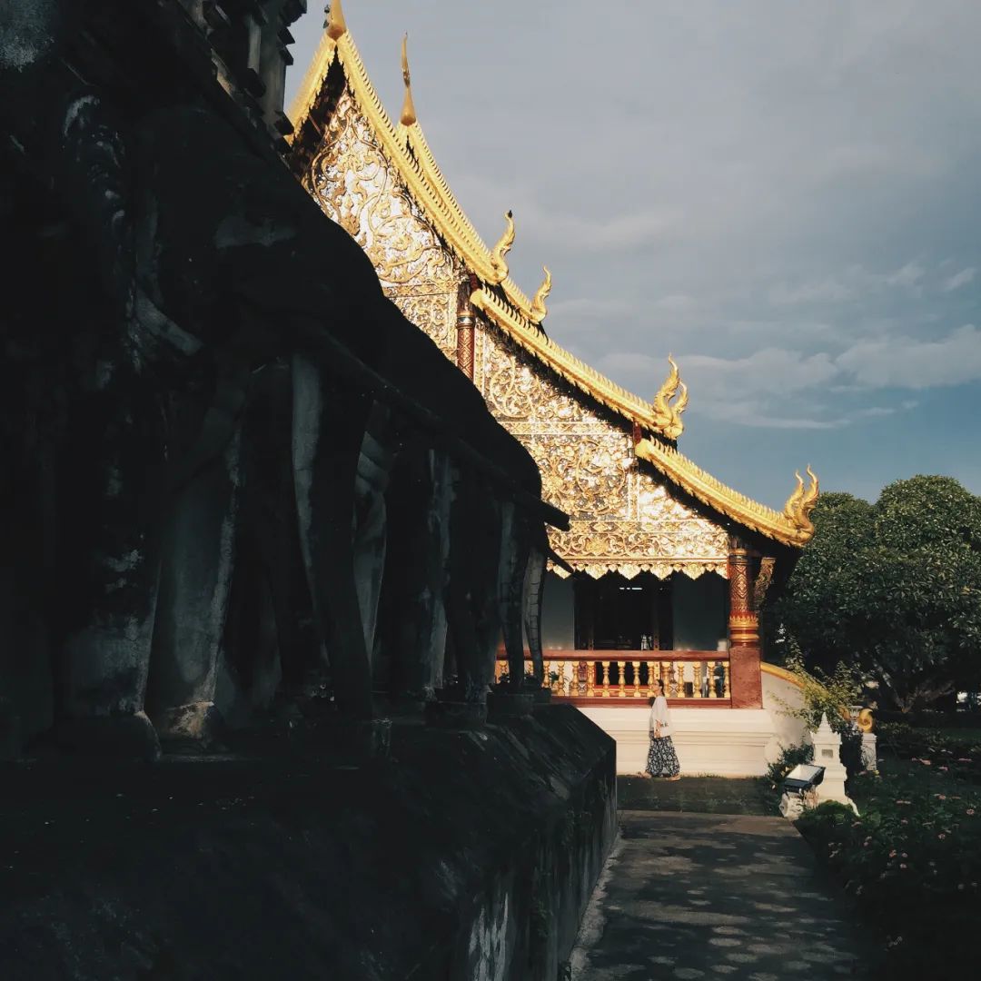 清迈寺庙光影