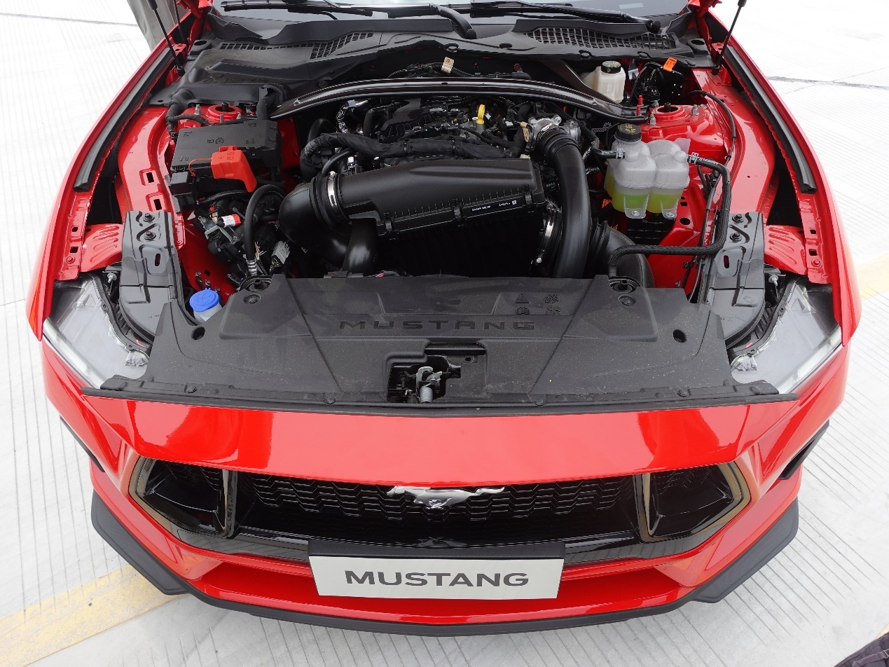 全新福特Mustang® 2.3T硬顶性能版和敞篷运动版上市，售价38.98万起