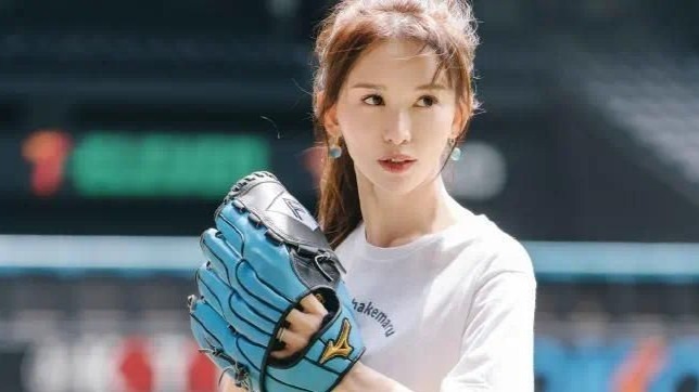 林志玲棒球赛开球，在球场上跳舞太可爱，身材比韩国女爱豆还好