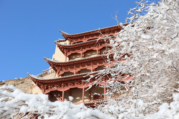 2022年3月24日至25日,甘肃省敦煌市迎来一场春雪